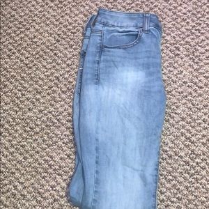 Light wash American eagle jeans size 6❤️2/45❤️